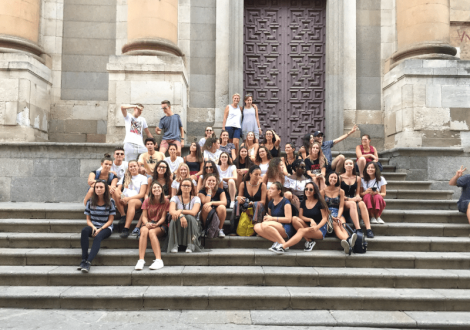 Actividad grupo de estudiantes español